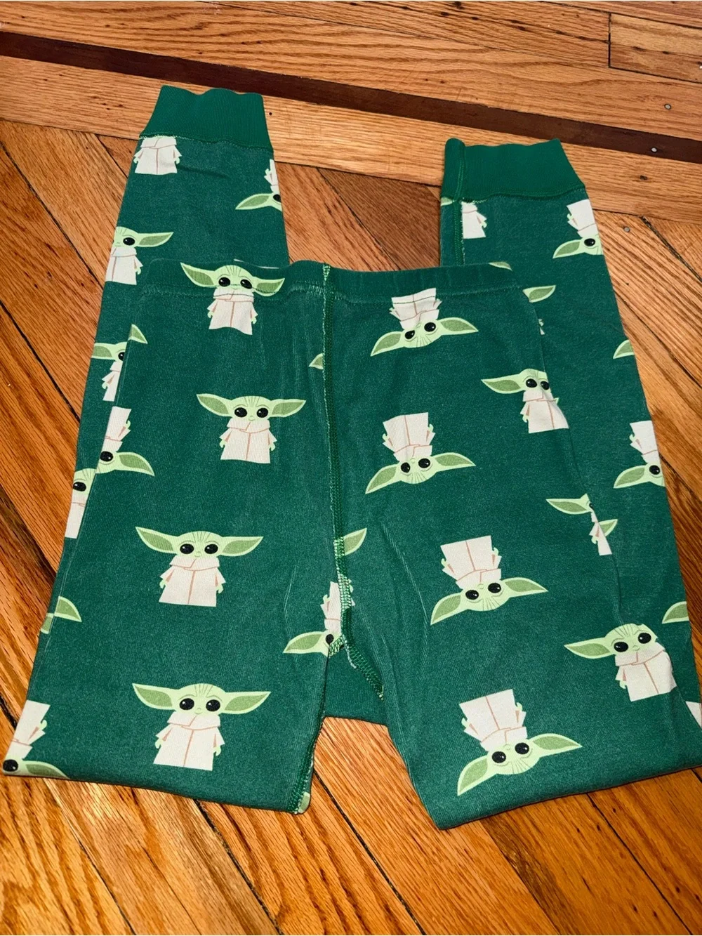 Hanna Andersson Dark Green Grogu Print Kids Pajama Set size 8